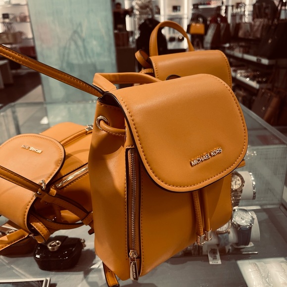 Michael Kors Backpack Bag Phoebe XS Flap Drawstring Backpack Honeycomb New - Picture 16 of 16